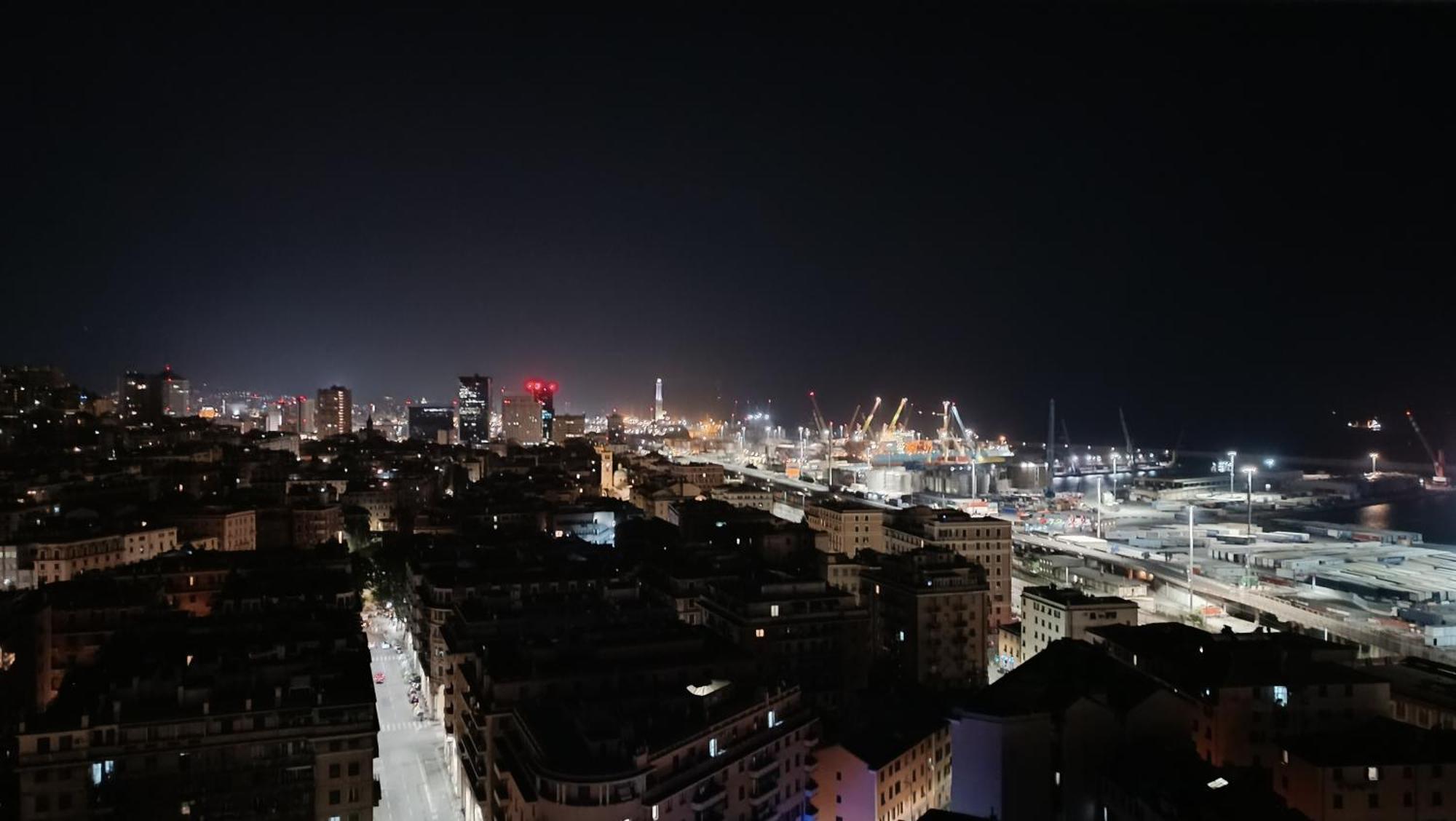 Attico Con Vista Su Genova Apartment Exterior photo